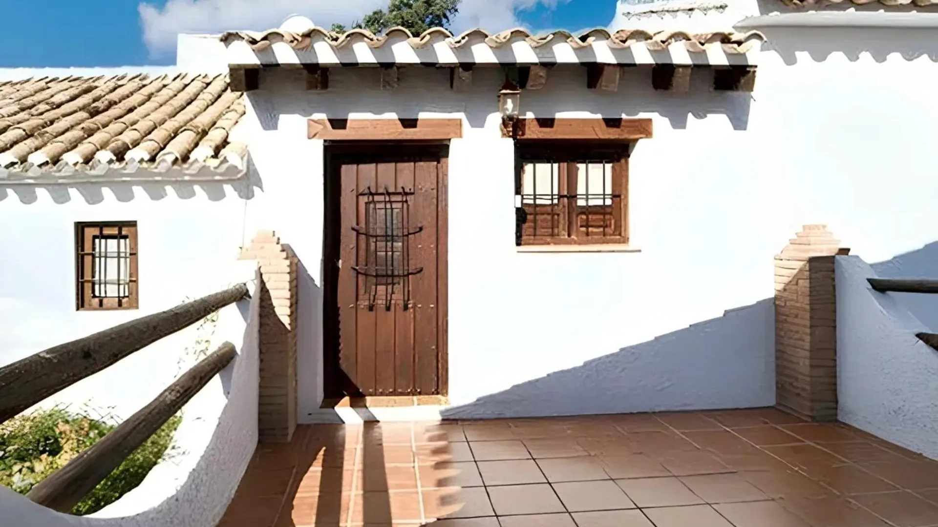 Elegant Villa In Granada With Pool And Garden
