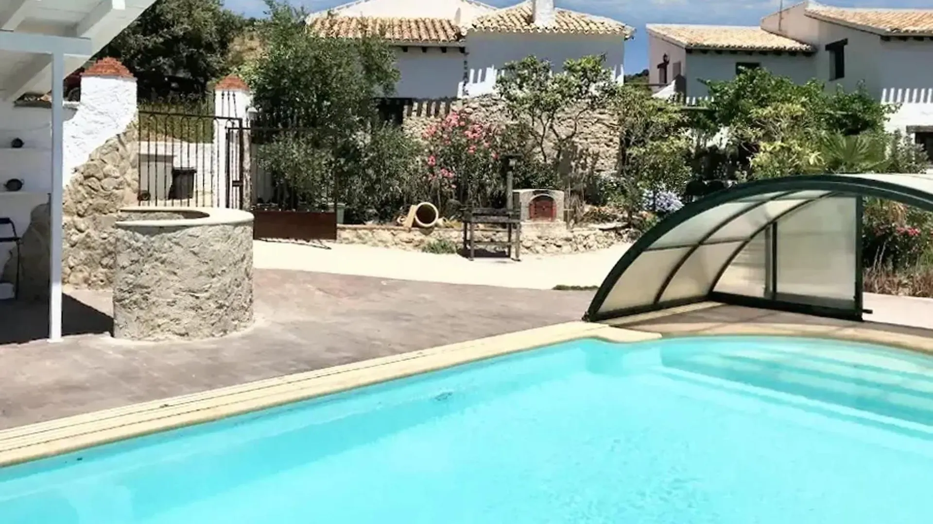 Elegant Villa In Granada With Pool And Garden