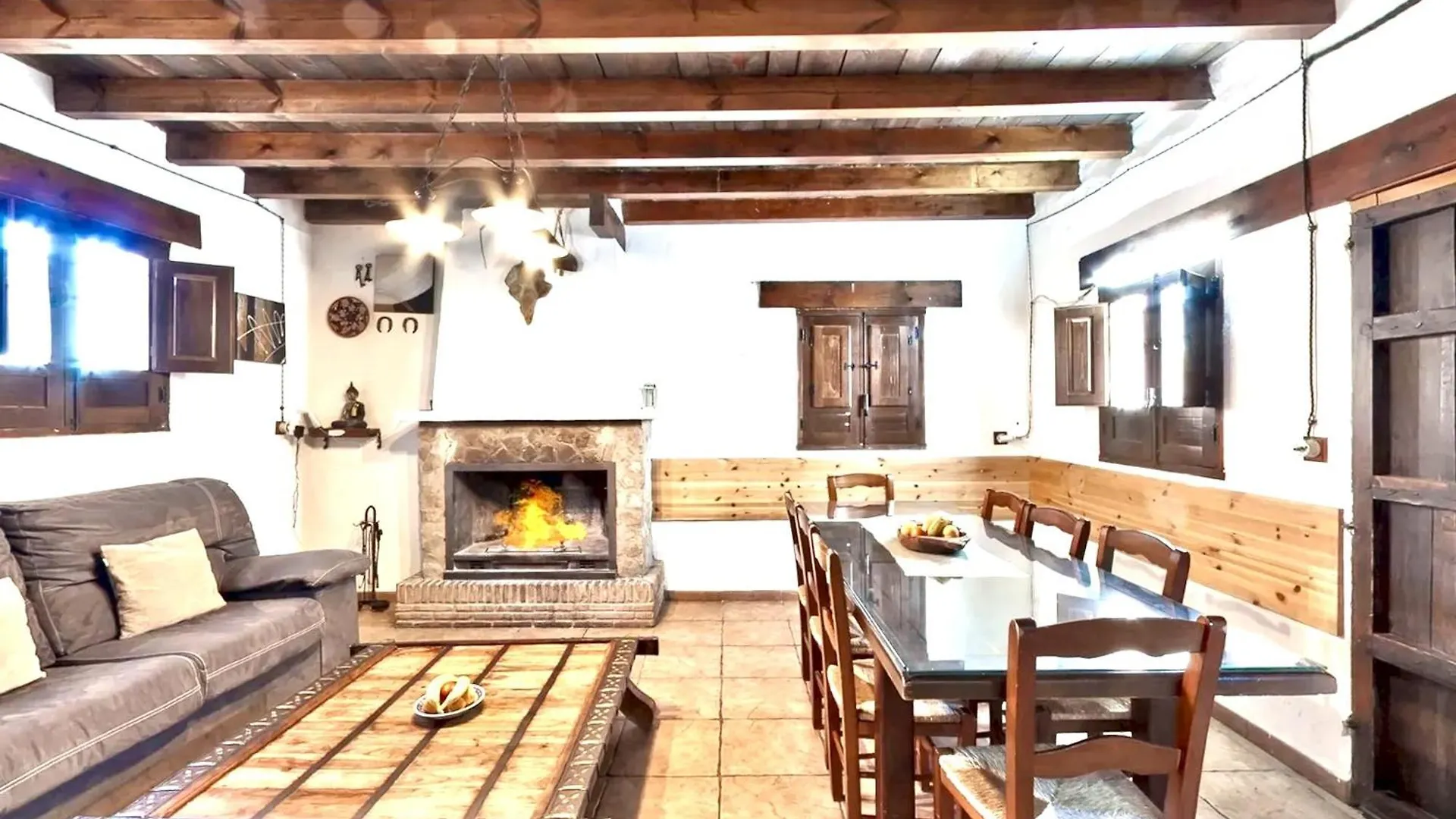 Elegant Villa In Granada With Pool And Garden