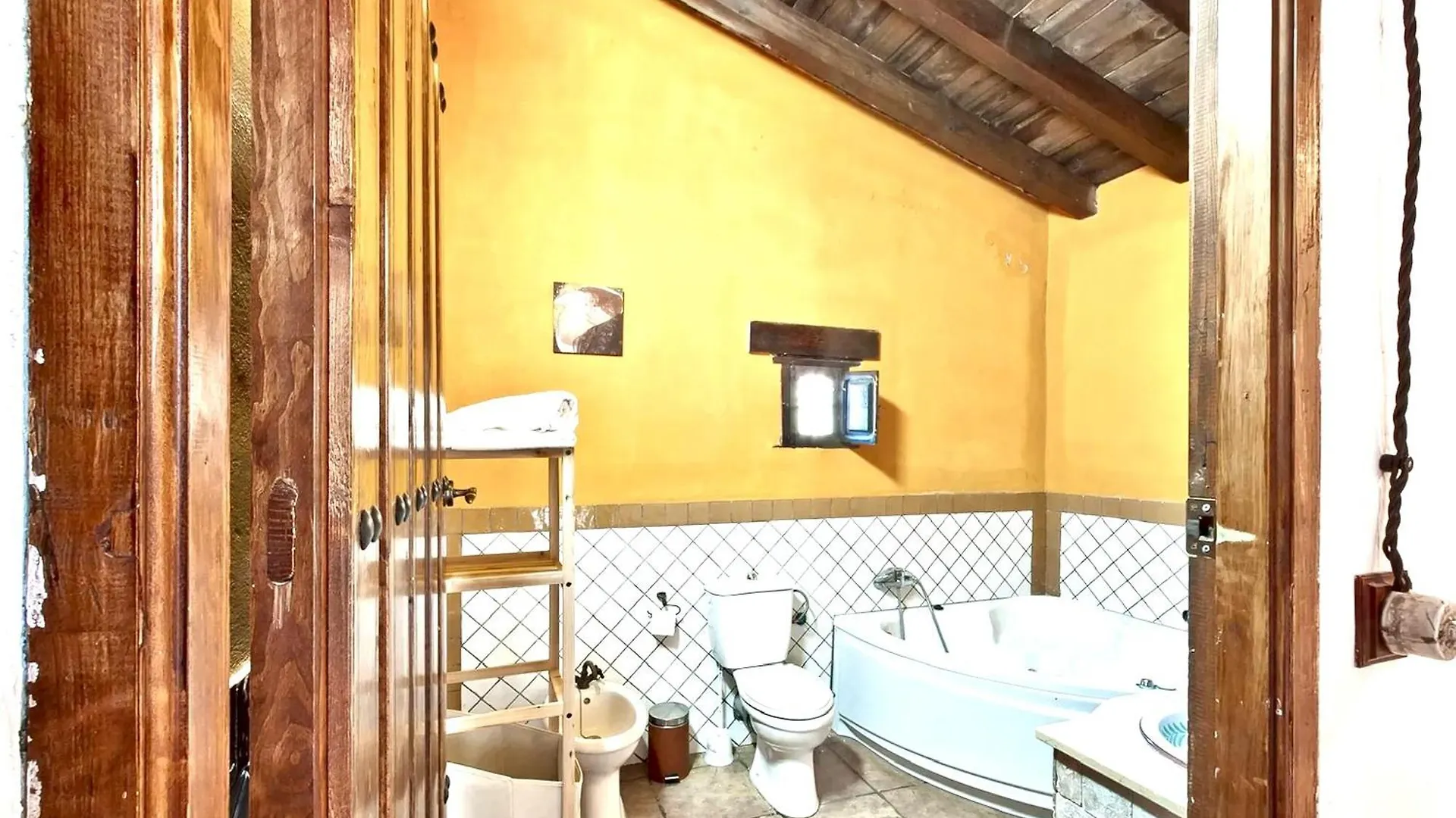 Elegant Villa In Granada With Pool And Garden